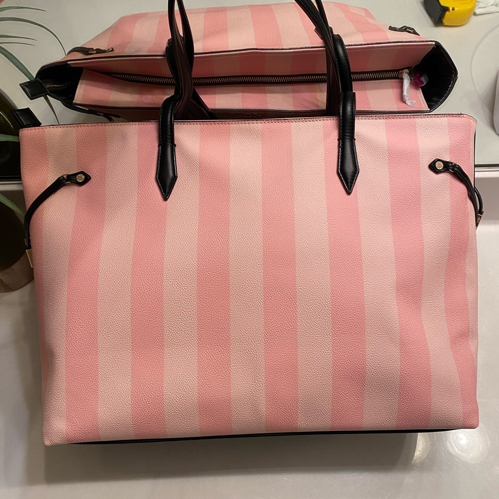 Victoria’s Secret Iconic Stripe Tote Bag - Picture 5 of 10